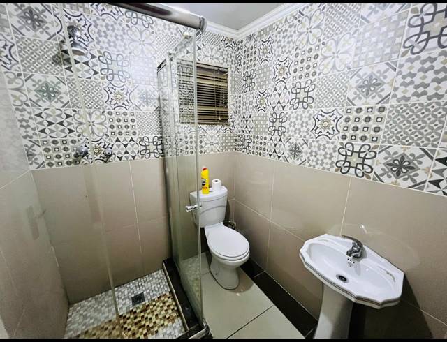 2 BEDROOM APARTMENT TO LET IN KENWYN